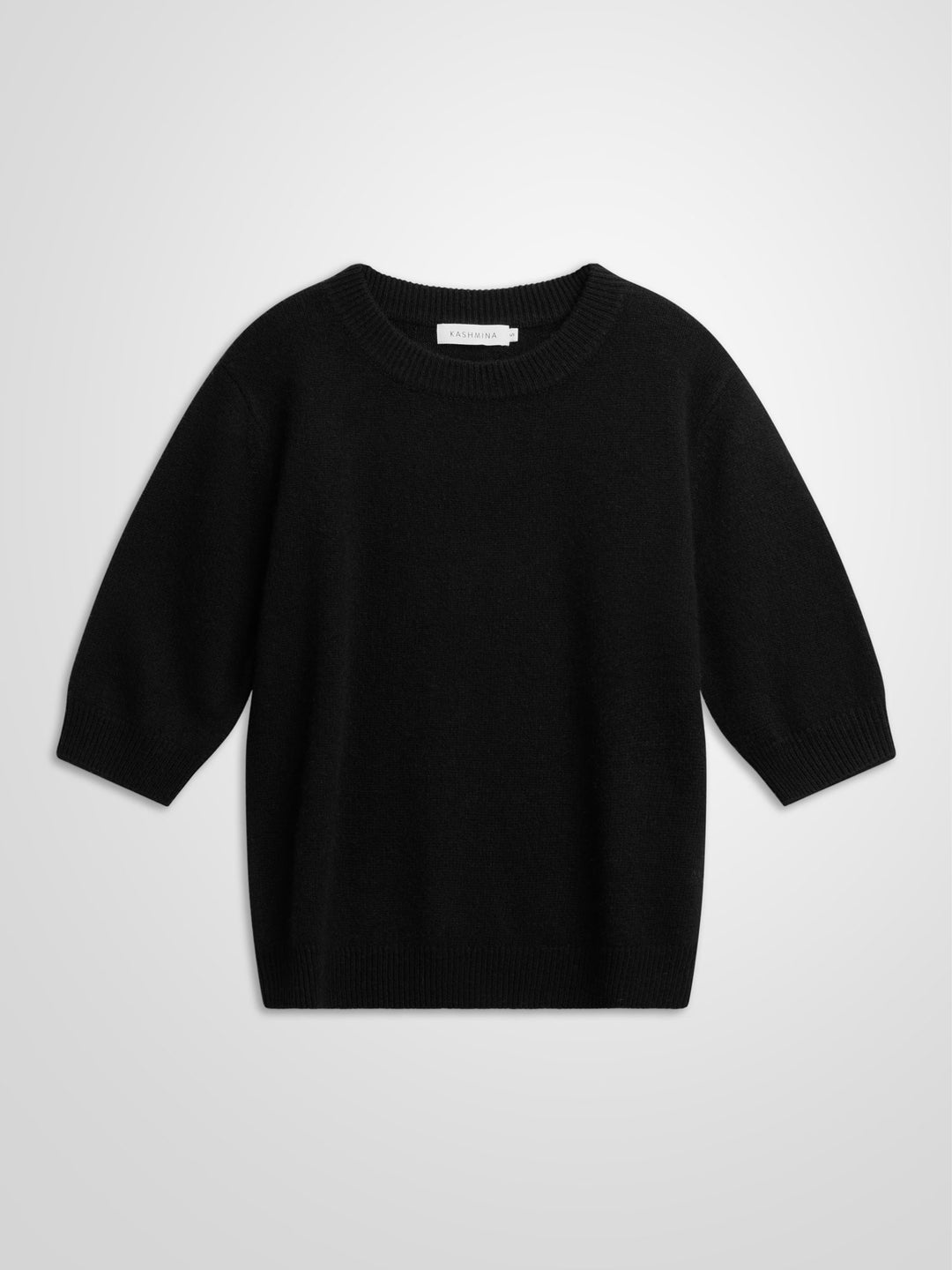 Short sleeved cashmere sweater "Aase" in 100% pure cashmere. Scandinavian design by Kashmina. Color: Black.