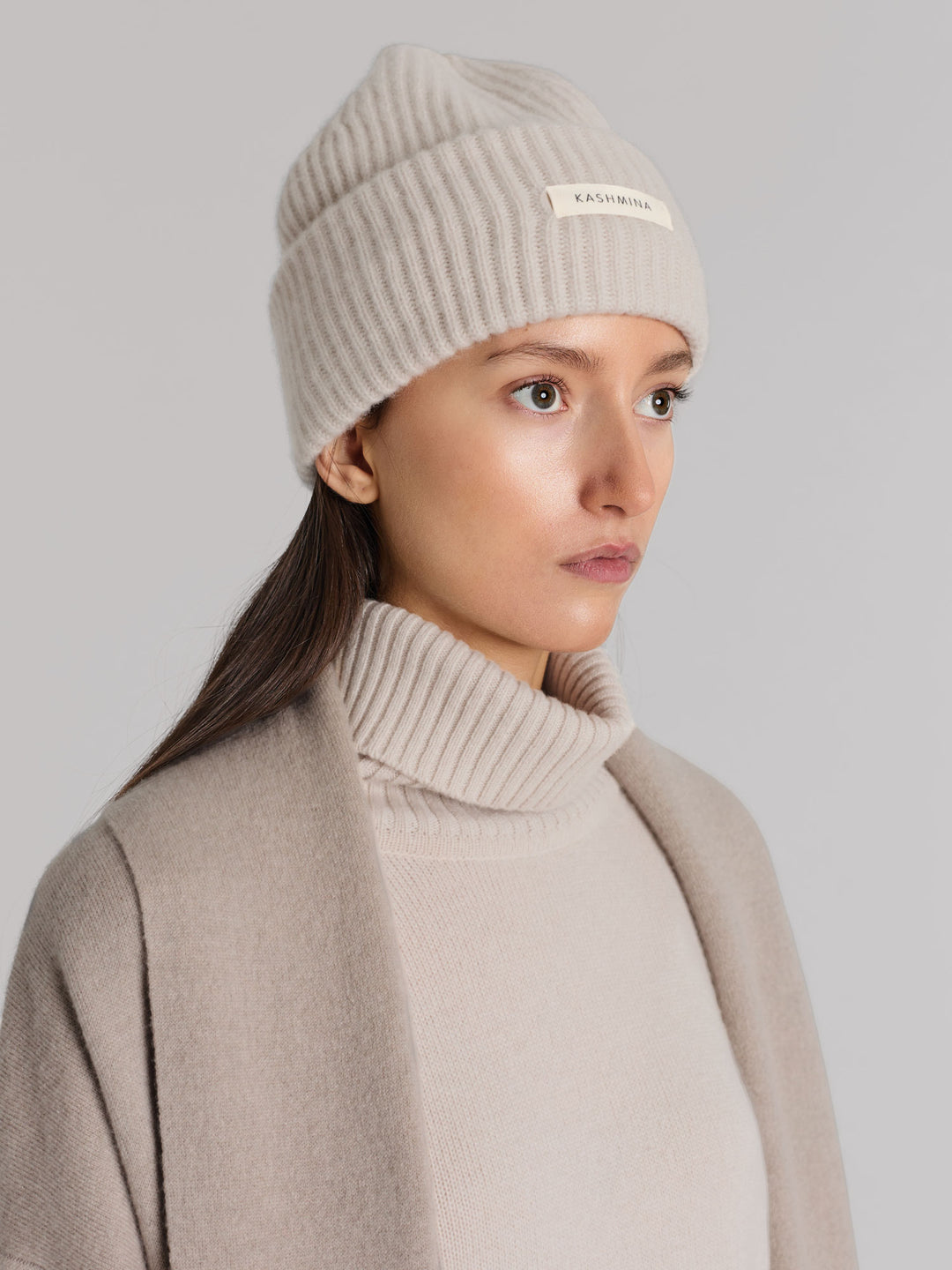 Cashmere beanie in 100% pure cashmere. Scandinavian design by Kashmina. Color: Cream.