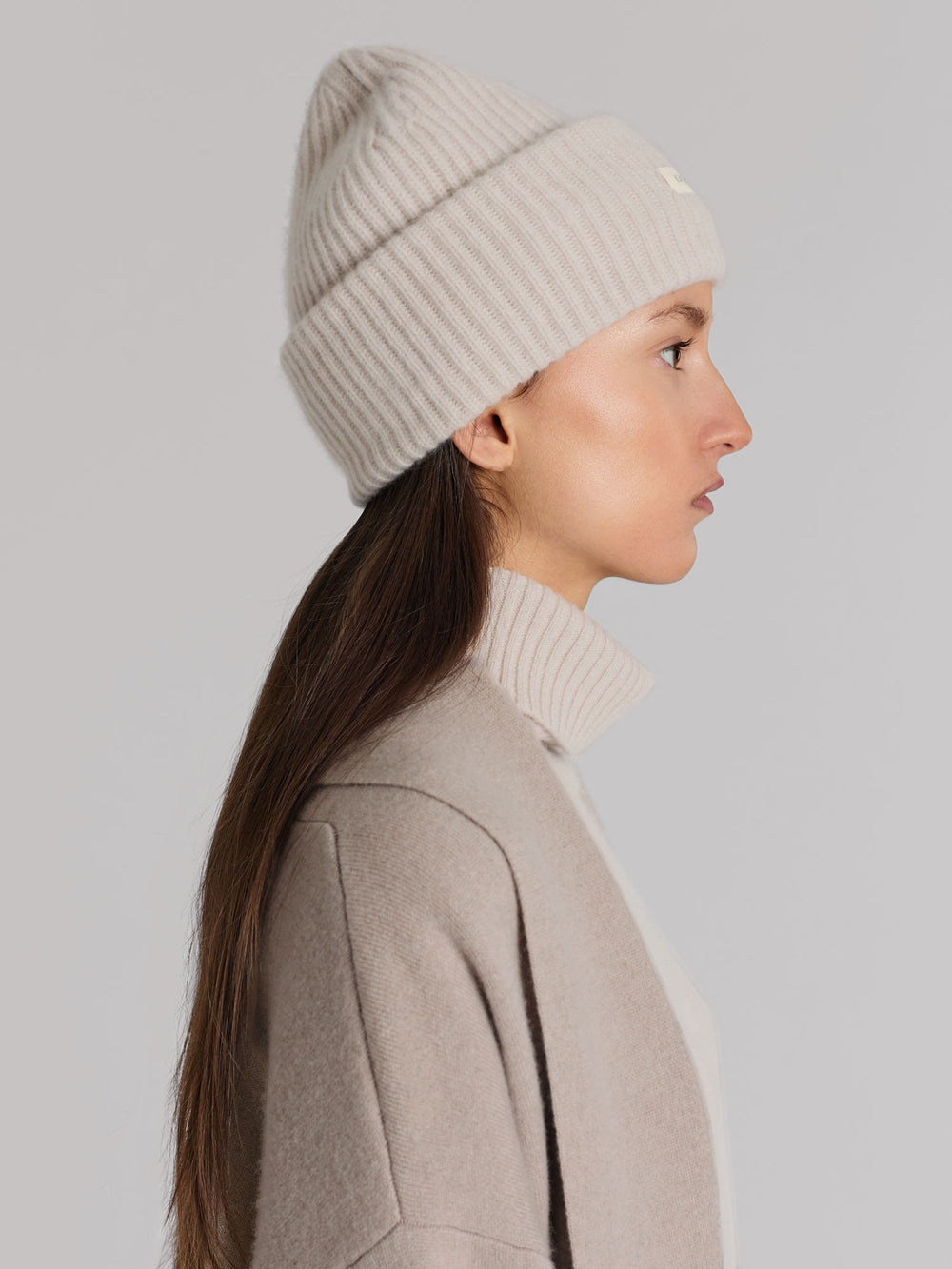 Cashmere beanie in 100% pure cashmere. Scandinavian design by Kashmina. Color: Cream.