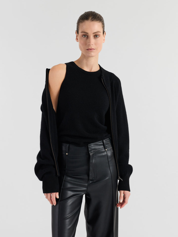 Cashmere bomber-jacket "Oline" in 100% pure cashmere. Scandinavian design by Kashmina. Color: Black.