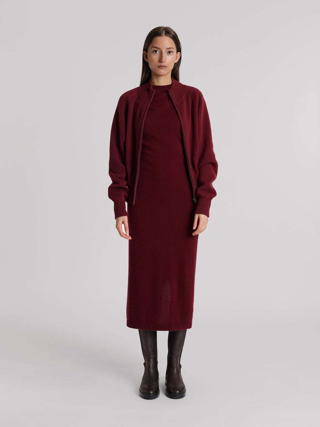 Cashmere dress "Hedvig" in 100% pure cashmere. Sandinavian design by Kashmina. Color: Bordeaux - burgundy.