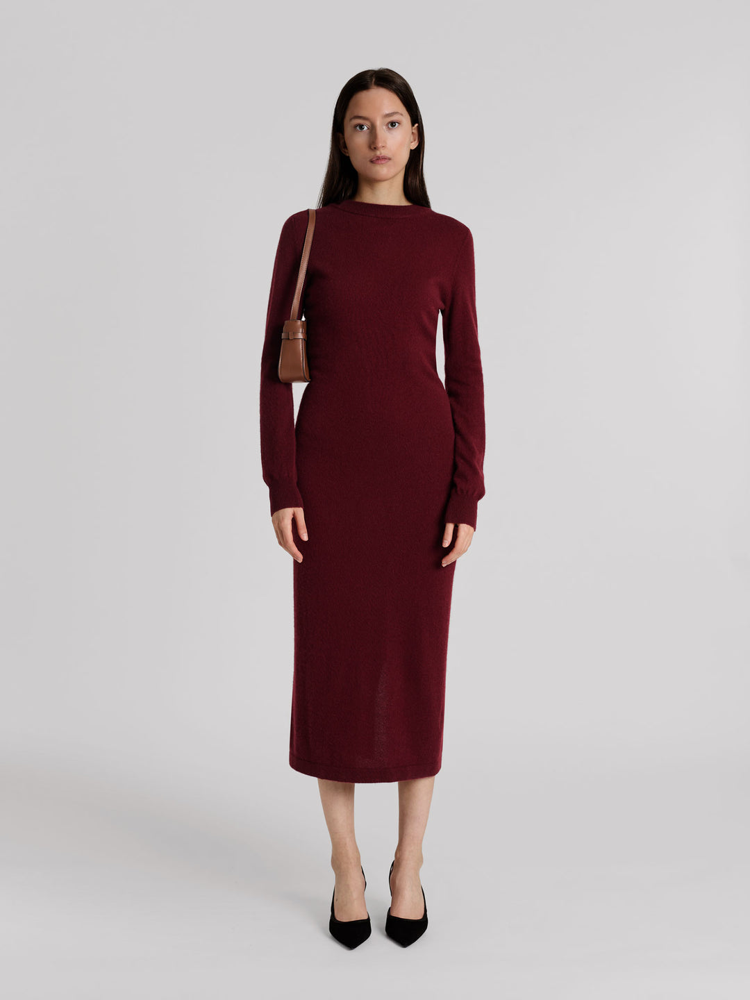 Cashmere dress "Hedvig" in 100% pure cashmere. Sandinavian design by Kashmina. Color: Bordeaux - burgundy.