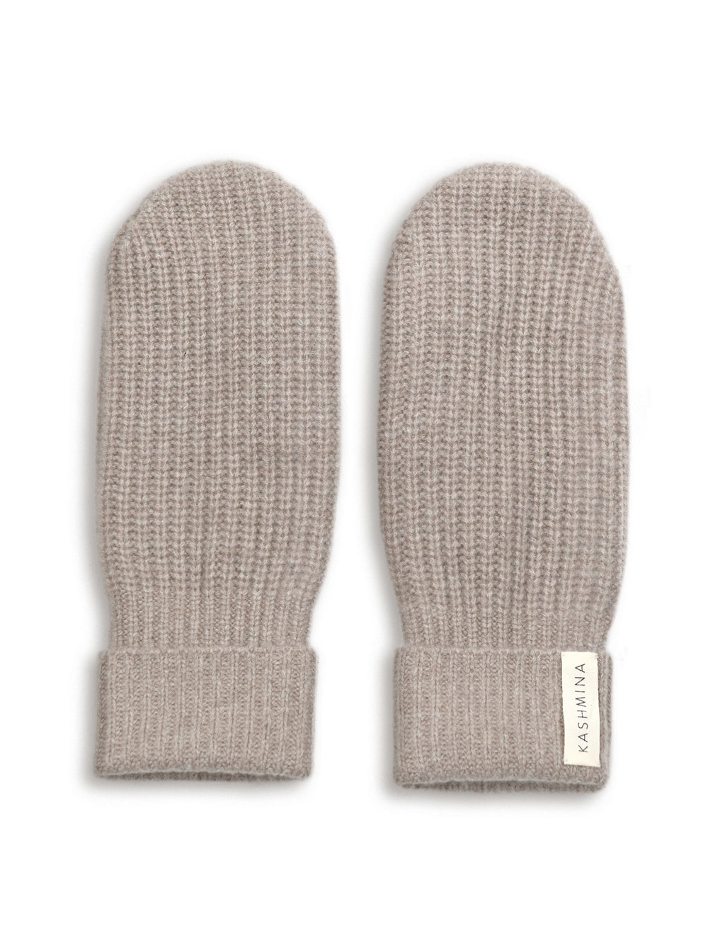 "Elva" cashmere mittens in 100% pure cashmere. Scandinavian design by Kashmina. Color: Toast.