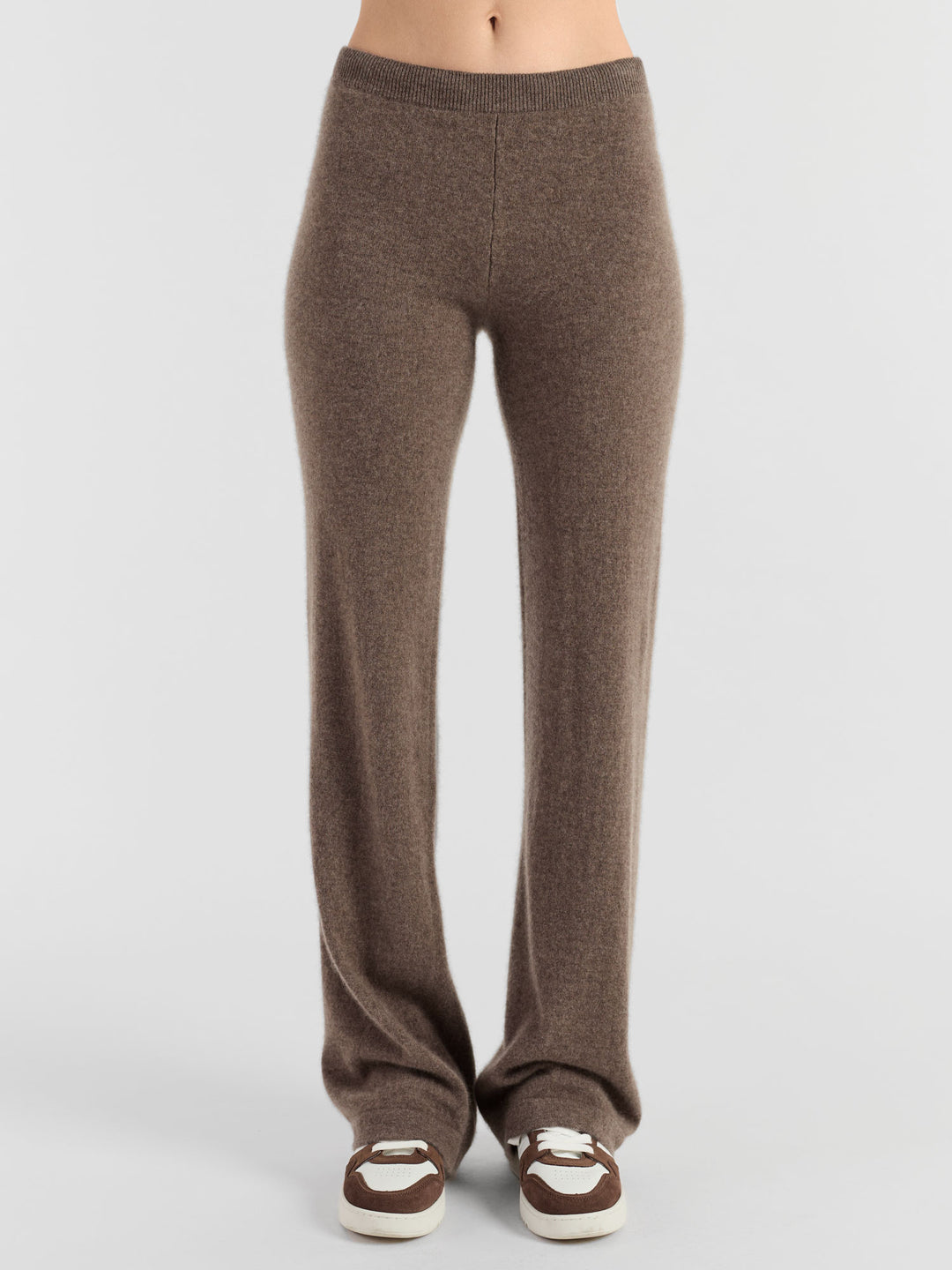 Cashmere pants "classic pants"  in 100% pure cashmere. Color: Dark Toast. Scandinavian design by Kashmina.