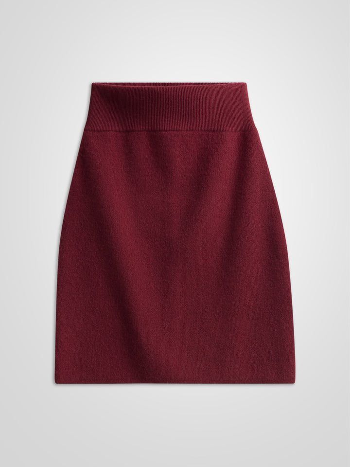 Cashmere skirt "Olava" in 100% pure cashmere. Scandinavian design by Kashmina. Color: Bordeaux.