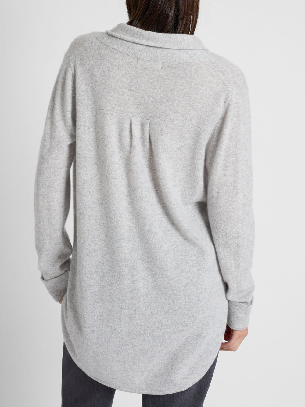 Cashmere sweater "Ida". Color: Light Grey. 100% cashmere. Scandinavian design by Kashmina.