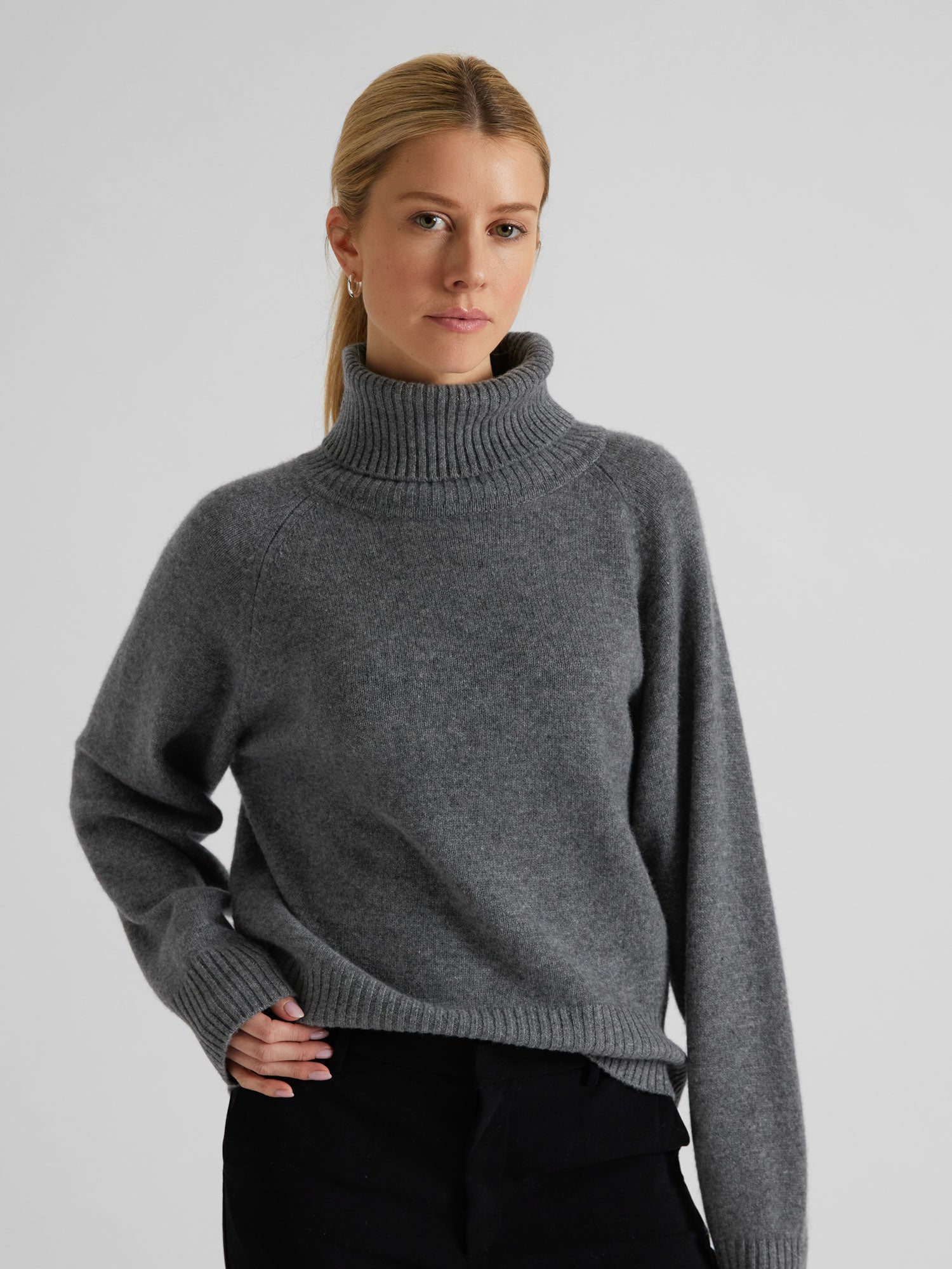 Cashmere sweater Milano dark grey