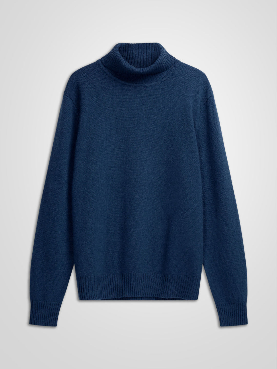 Turtle neck cashmere sweater "Milano" in 100% pure cashmere. Scandinavian design by Kashmina. Color: Mountain Blue.