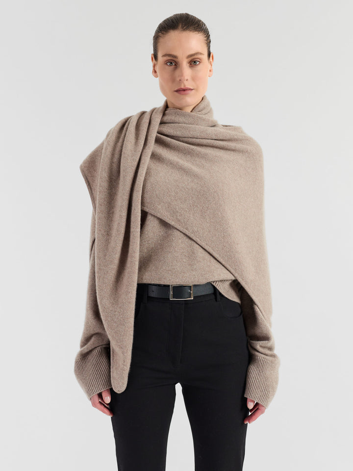 Chunky cashmere sweater "Signy" in 100% pure cashmere. Scandinavian design by Kashmina. Color: Toast.