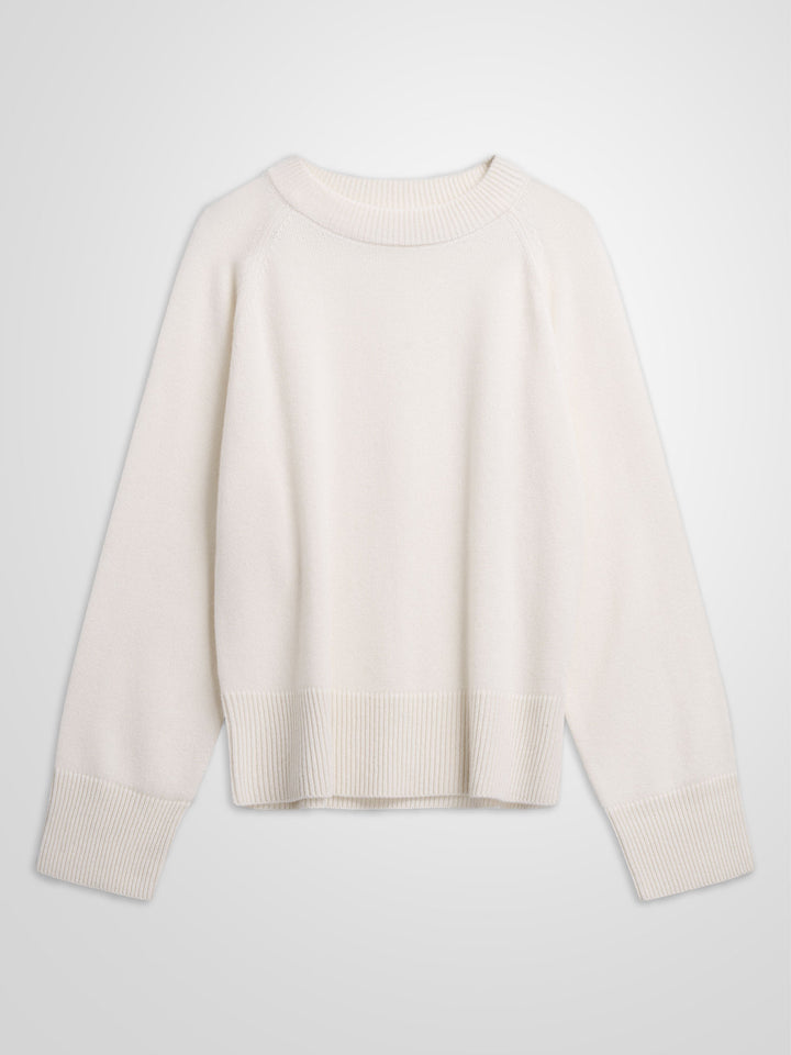 Chunky cashmere sweater "Signy" in 100% pure cashmere. Scandinavian design by Kashmina. Color: White.