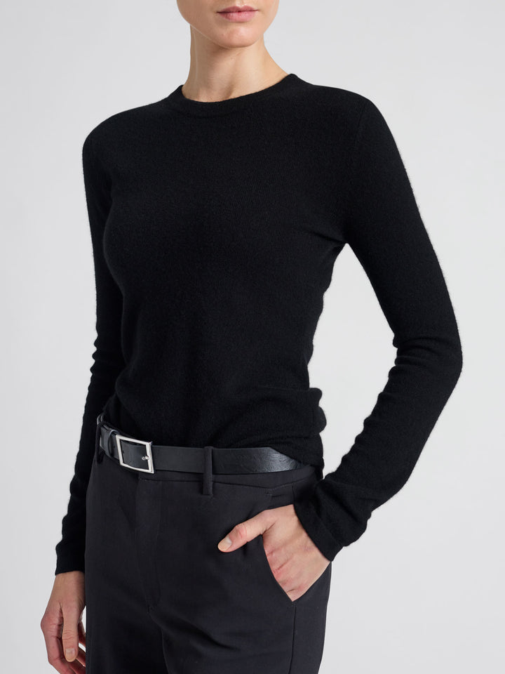 Cashmere sweater "Unni" in 100% pure cashmere. Scandinavian design by pashmina. Color: Black.