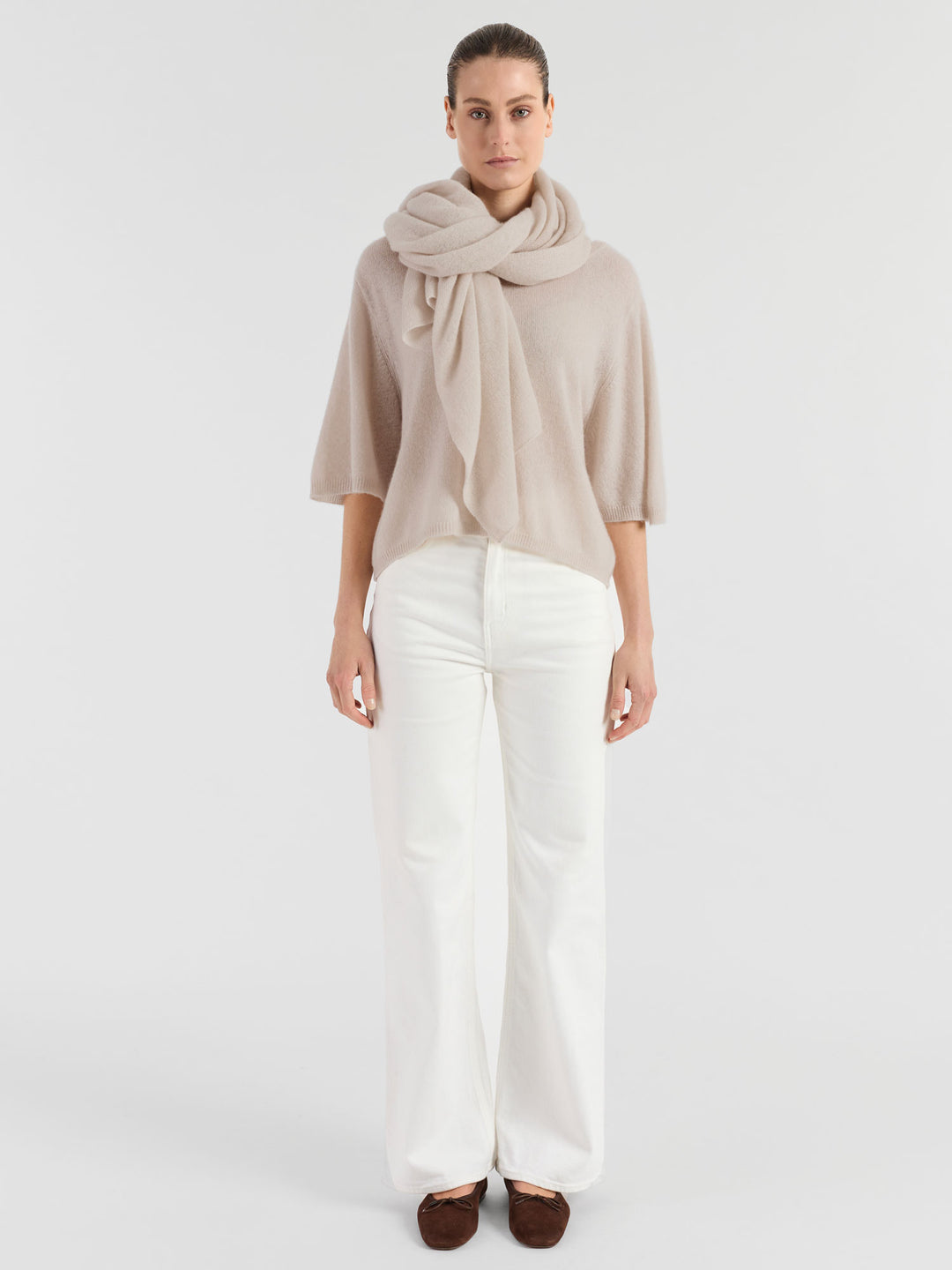 Cashmere t-shirt "Vaar" in 100% pure cashmere. Scandinavian design by Kashmina. Color: Cream.