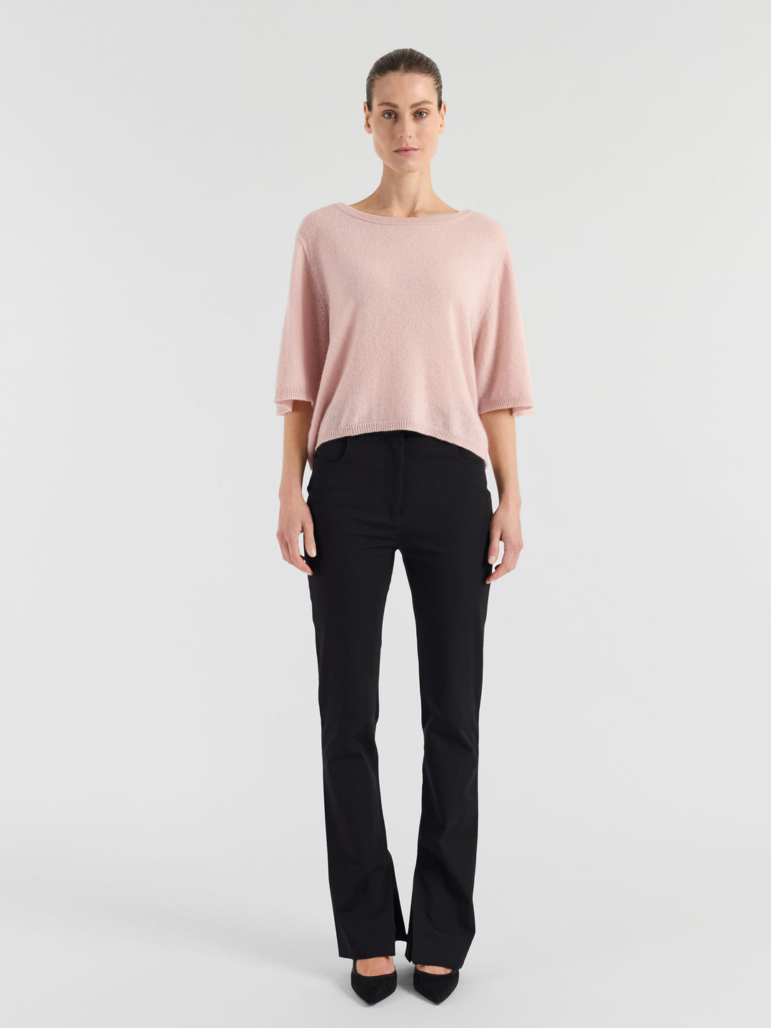 Cashmere t-shirt "Vaar" in 100% pure cashmere. Scandinavian design by Kashmina. Color: Rose Glow.