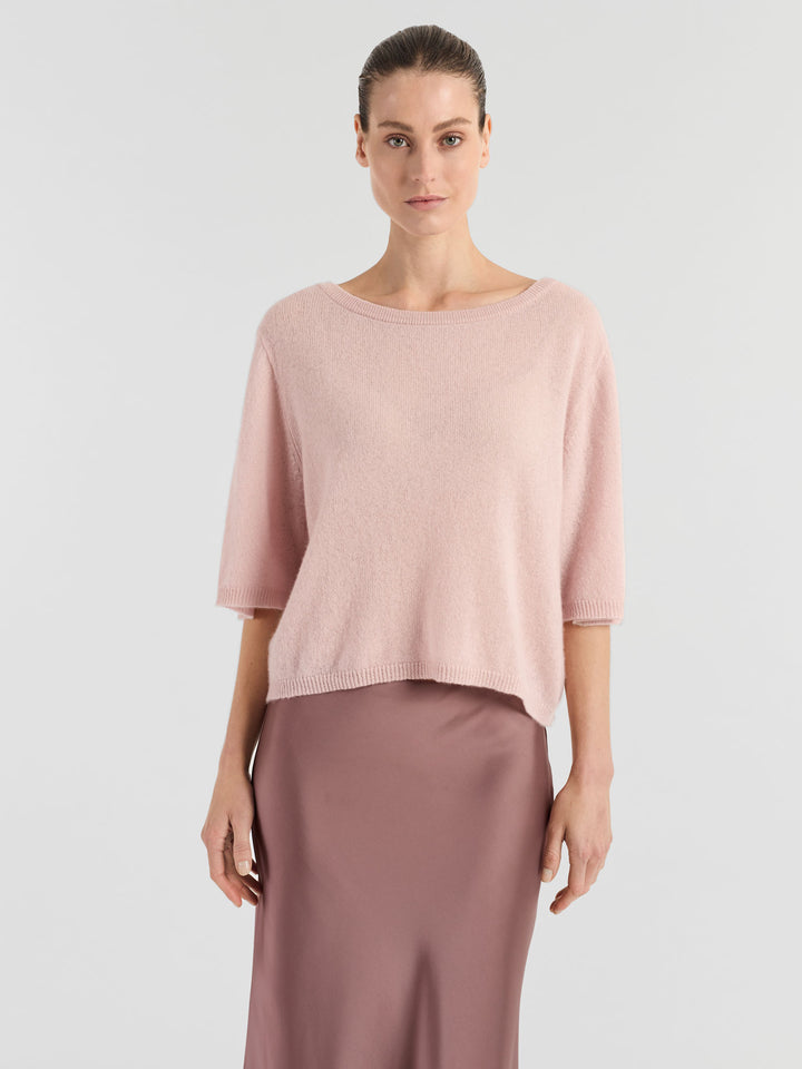 Cashmere t-shirt "Vaar" in 100% pure cashmere. Scandinavian design by Kashmina. Color: Rose Glow.