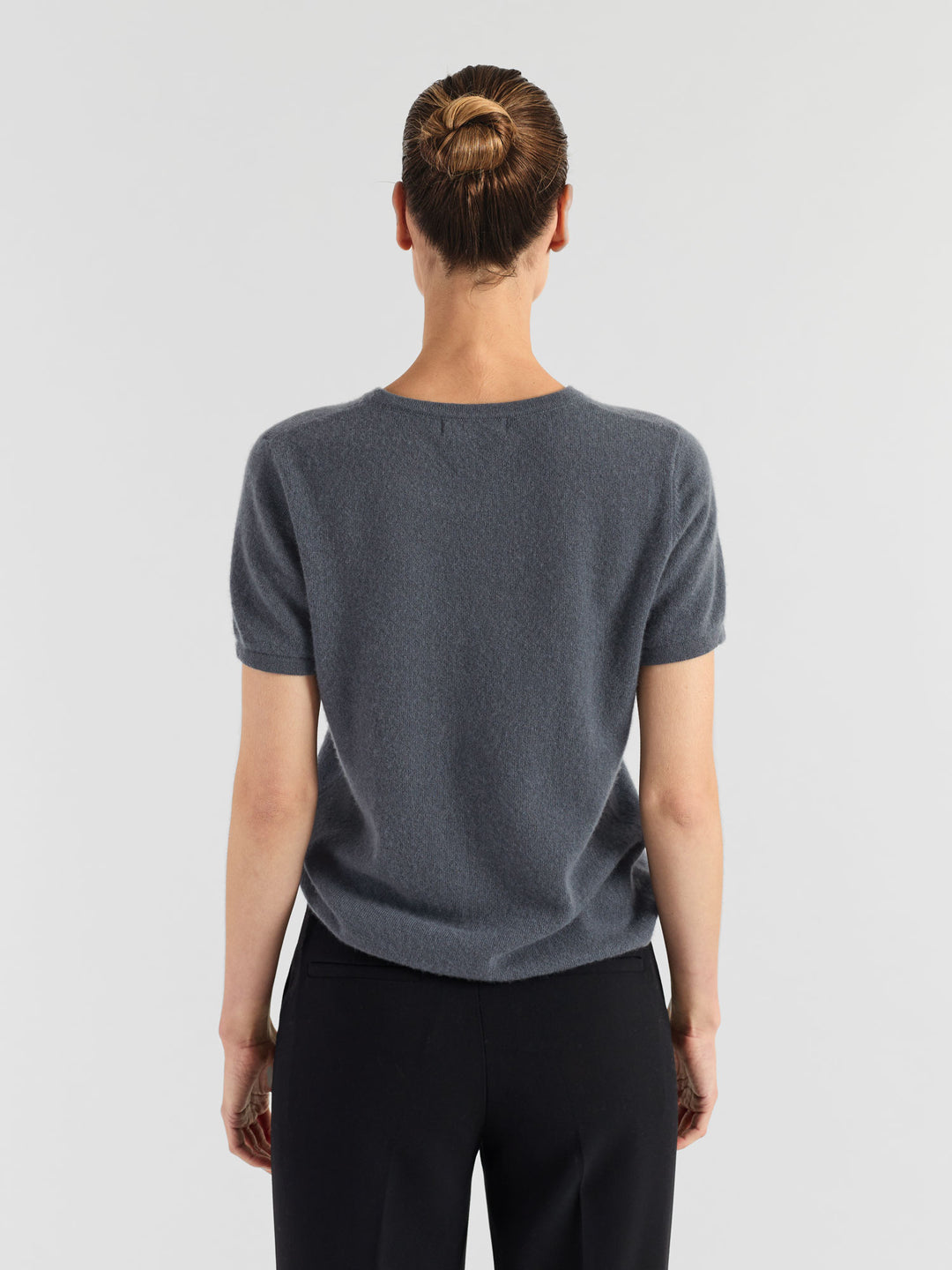 Cashmere t-shirt t-shirt "Fresh", sustainable fashion, luxury, quality. Norwegian design by Kashmina. Color: Blue Fog.