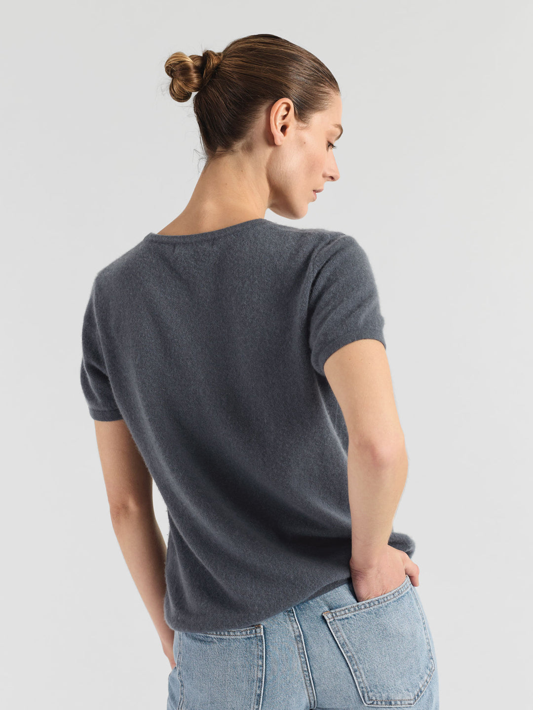 Cashmere t-shirt t-shirt "Fresh", sustainable fashion, luxury, quality. Norwegian design by Kashmina. Color: Blue Fog.