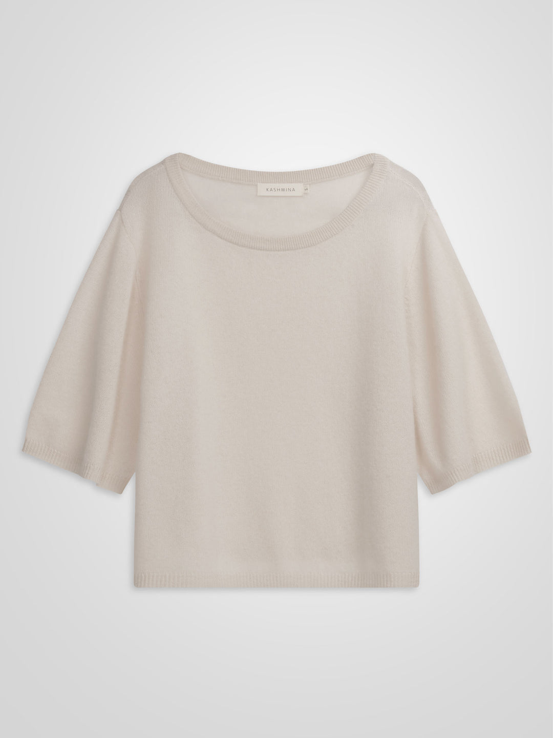 Cashmere t-shirt "Vaar" in 100% pure cashmere. Scandinavian design by Kashmina. Color: Cream.