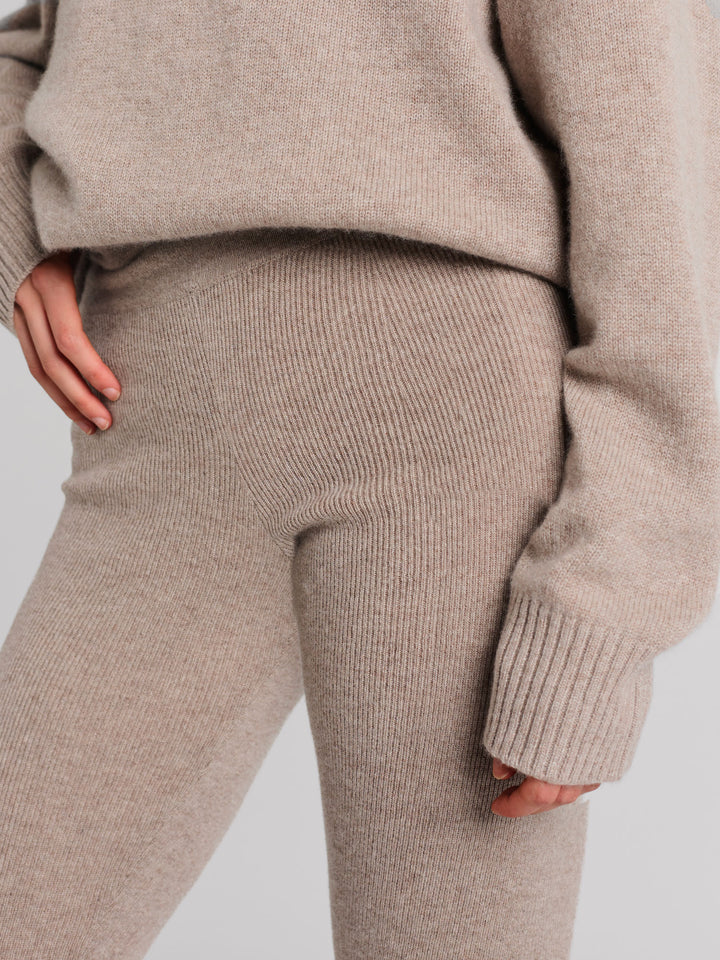 Cashmere tights "Fride" in 100% pure cashmere. Scandinavian design by Kashmina. Color: Toast.