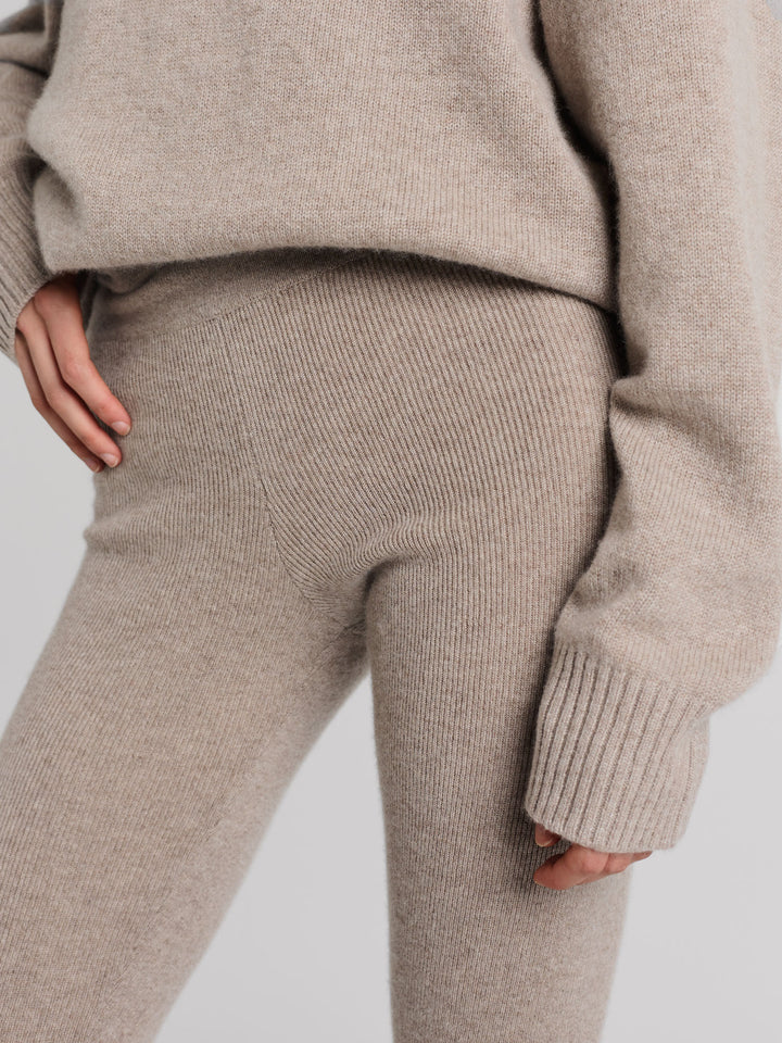 Cashmere tights "Fride" in 100% pure cashmere. Scandinavian design by Kashmina. Color: Toast.