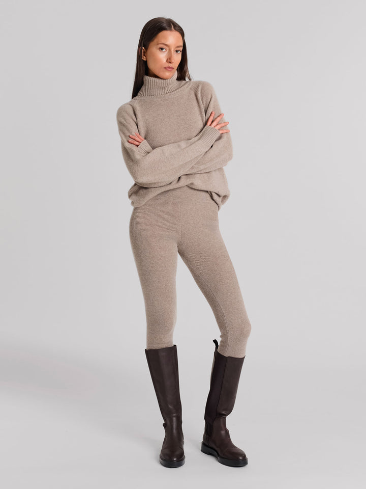 Cashmere tights "Fride" in 100% pure cashmere. Scandinavian design by Kashmina. Color: Toast.