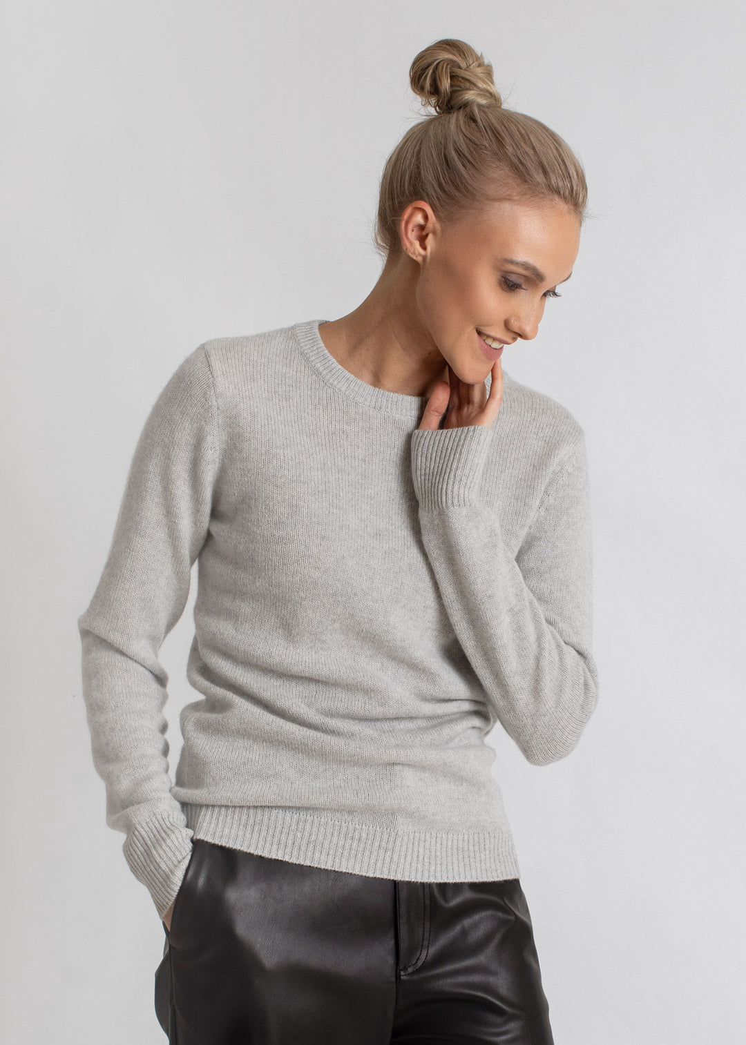 Cashmere sweater Saga - light grey – Kashmina of Norway